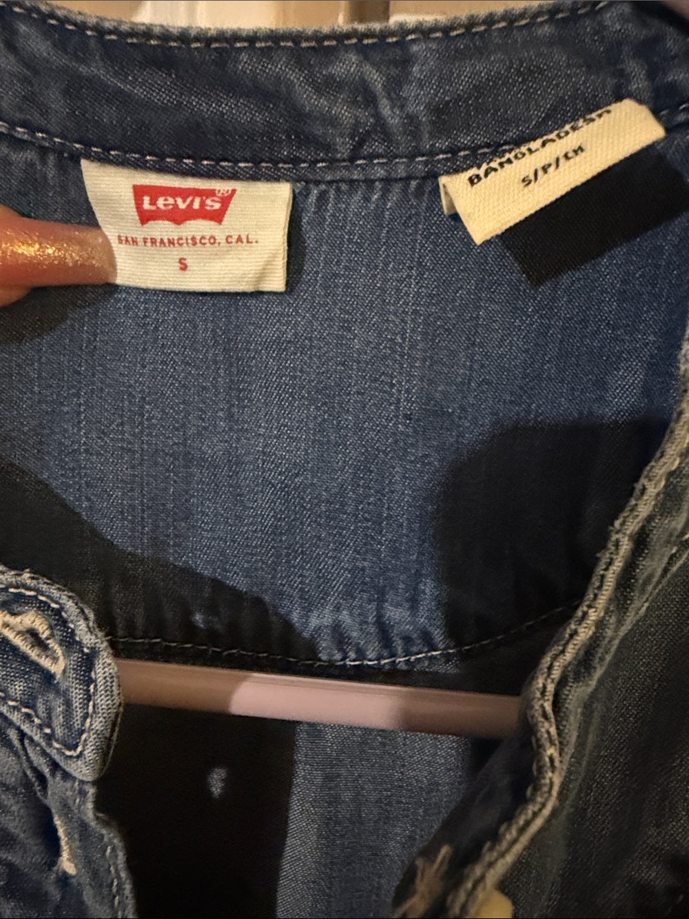 Levi's Indigo Chambray Button-Up Shirt - Picture 3 of 4